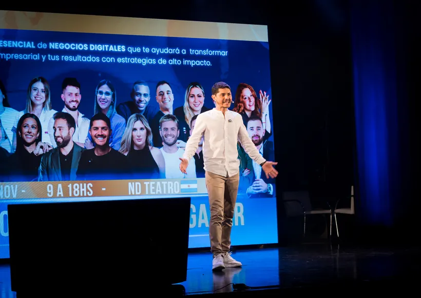 Gastón en escenario